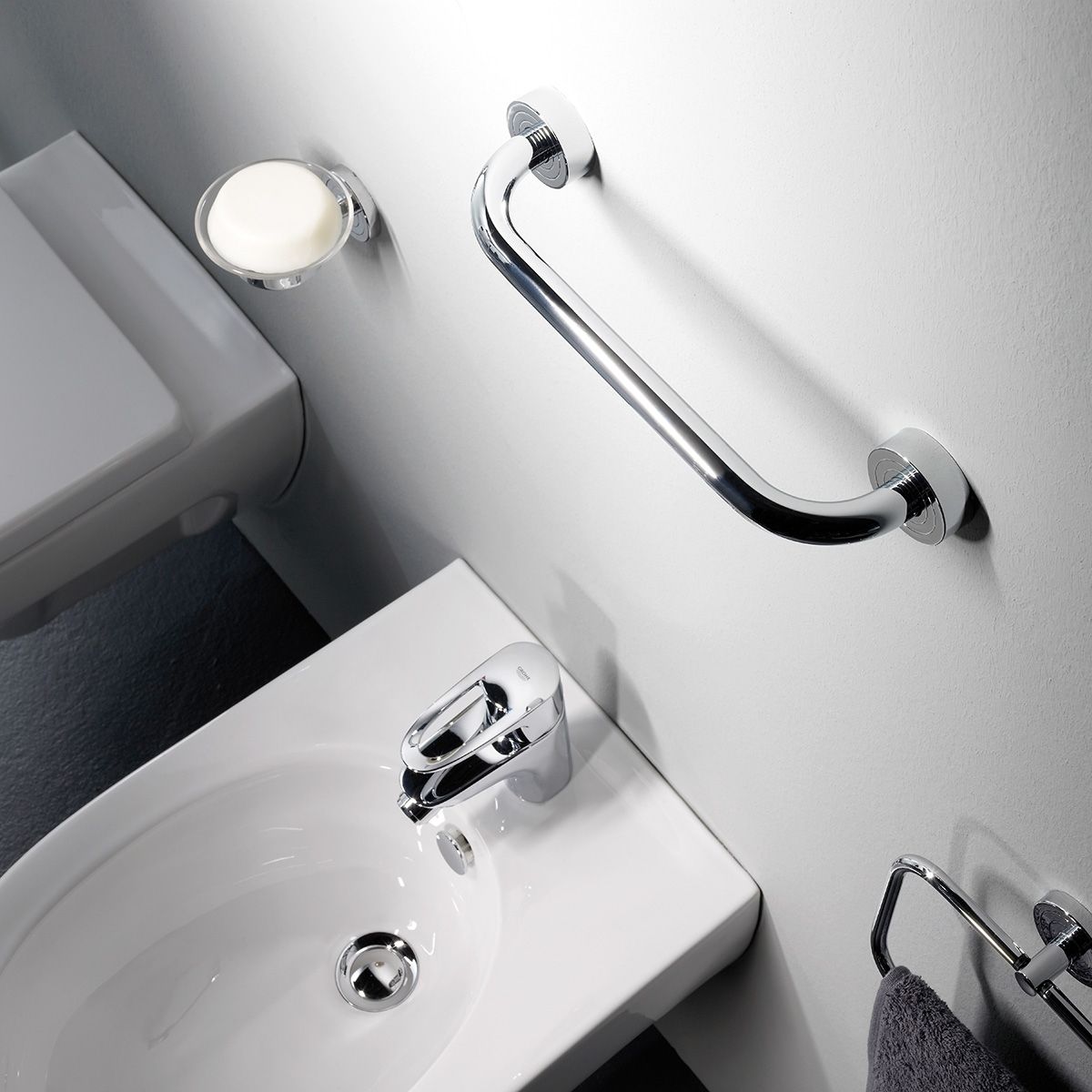 How Bathroom Accessory Sets Help Bring Cohesion